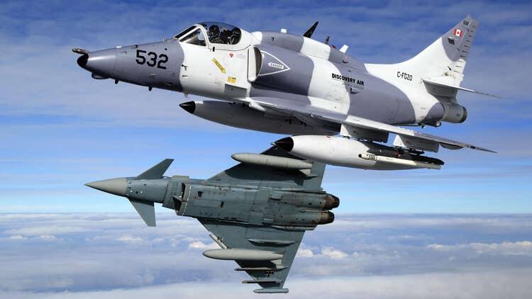 A-4N Aggressor Skyhawk - Jet Tempur Tua Canggih, Dilengkapi Radar AESA dan IRST