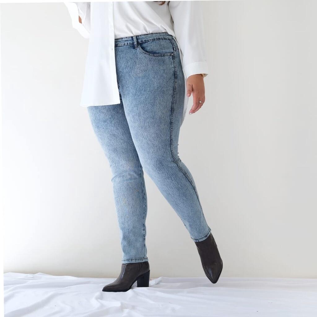 5 Rekomendasi Online Shop yang Menjual Celana Jeans Plus Size di Shopee
