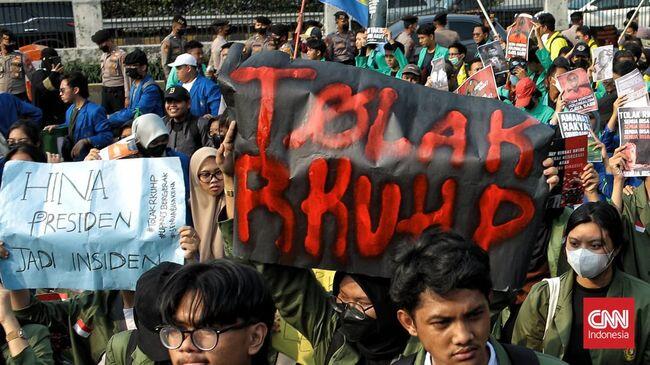 RKUHP Final: Zina Dipenjara 1 Tahun, Kumpul Kebo Ditahan 6 Bulan