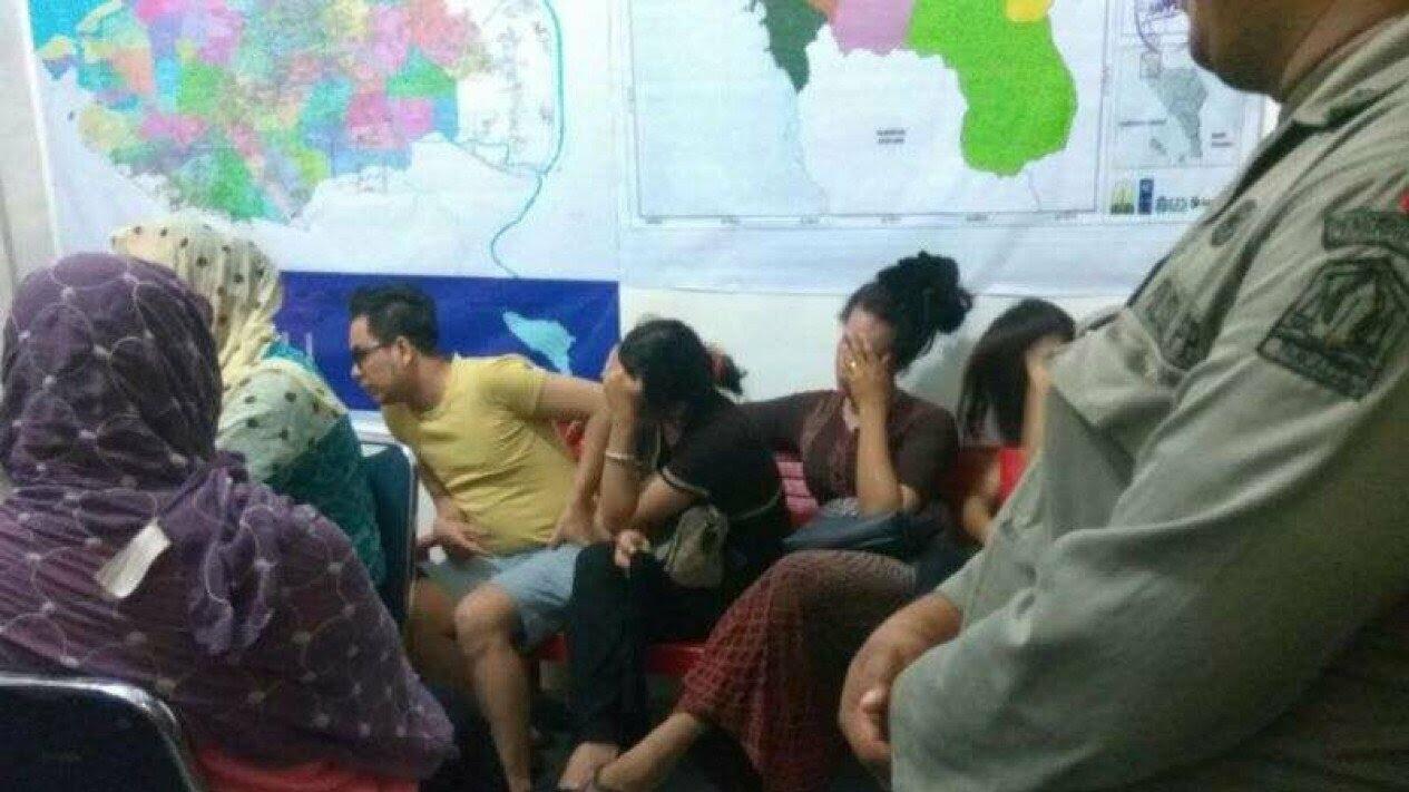Razia Waria, Petugas Dinsos Makassar Dilempari Batu dan Diancam Busur