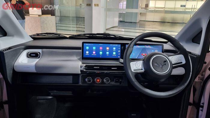 Mengulik Interior Wuling Air ev. Muat Empat Orang, Praktis Banget!