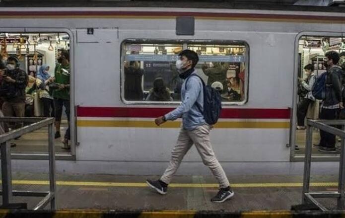 Tips Bagus Bisa Dapat Duduk Dikereta KRL, Buat Pemula