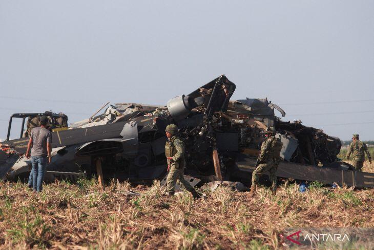 Juli Kelabu | Black Hawk Down in Mexico, Antonov An-12 Crashes in Greece