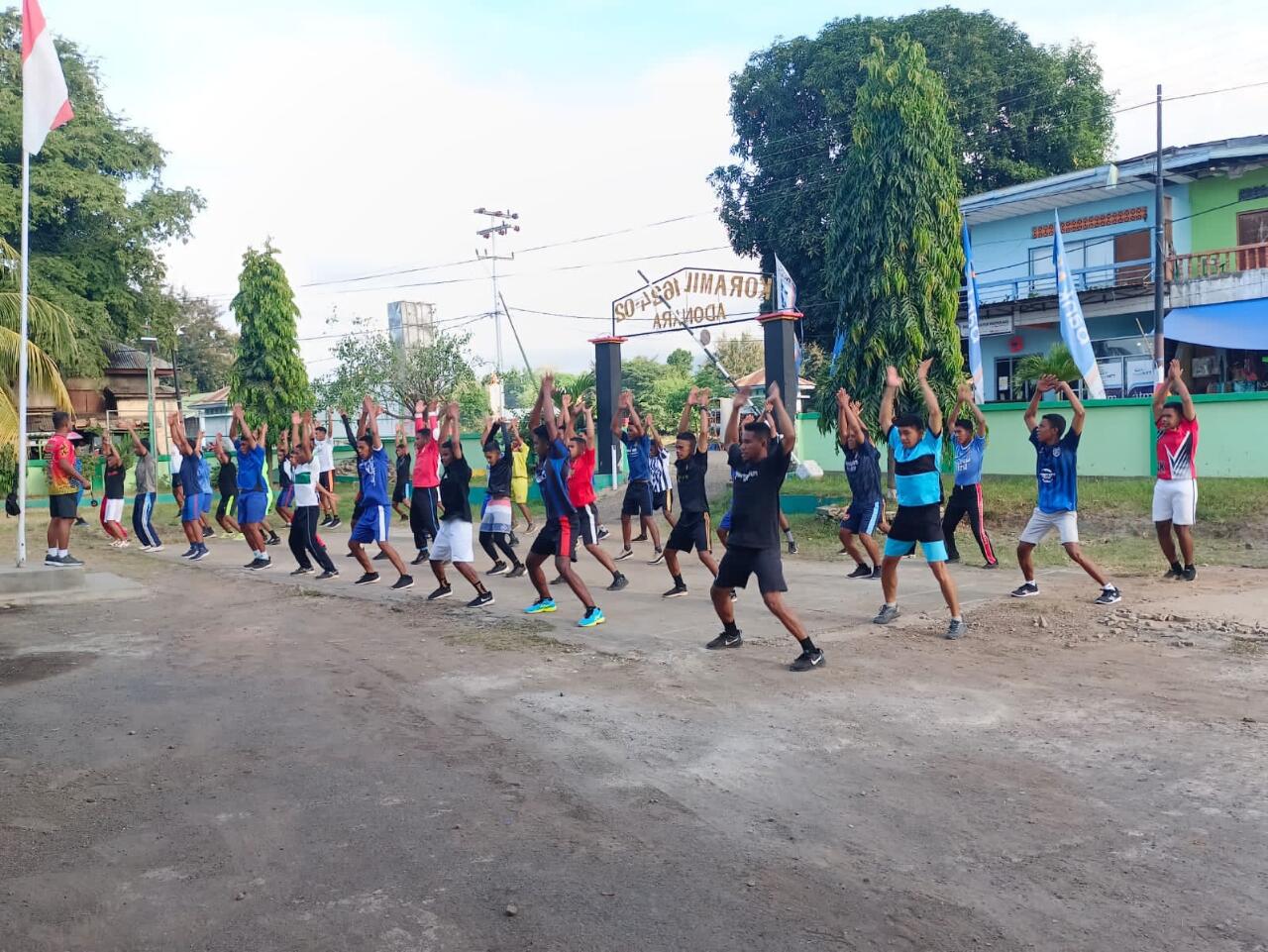 Babinsa Adonara Dampingi Calon Siswa Secaba Latihan Fisik