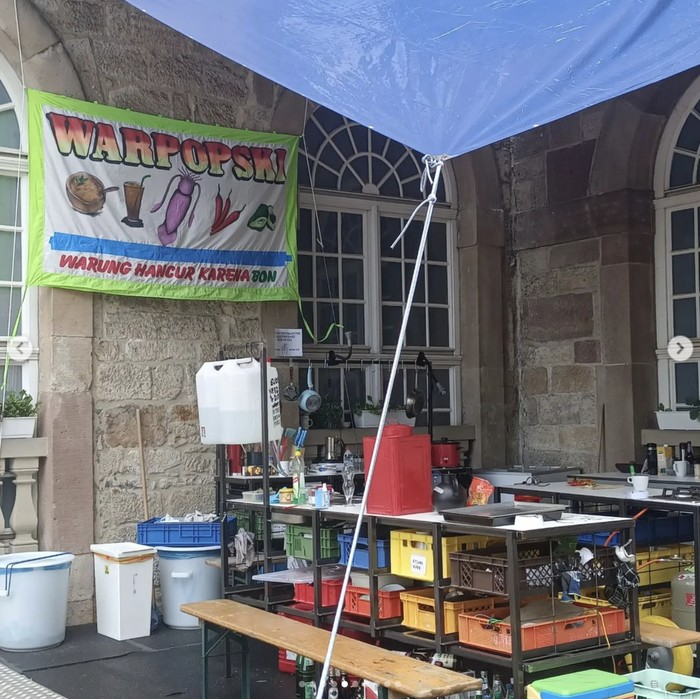 Warpopski, Warteg Di Jerman Yang Ramai Pembelinya.