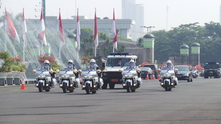 Ibu Ini Debat Sama Paspampres Di Jalanan, Ketika Bertugas Mengawal Mantan Presiden!