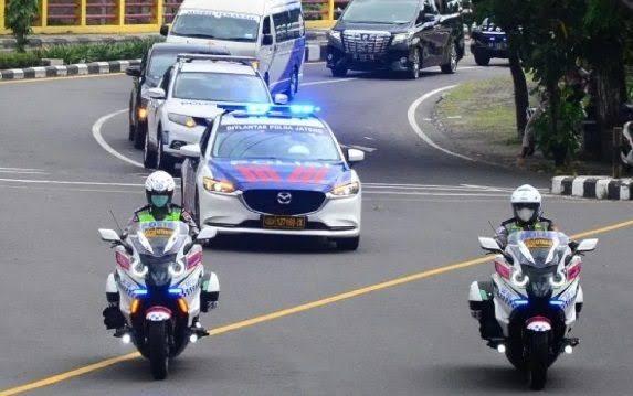 Ibu Ini Debat Sama Paspampres Di Jalanan, Ketika Bertugas Mengawal Mantan Presiden!