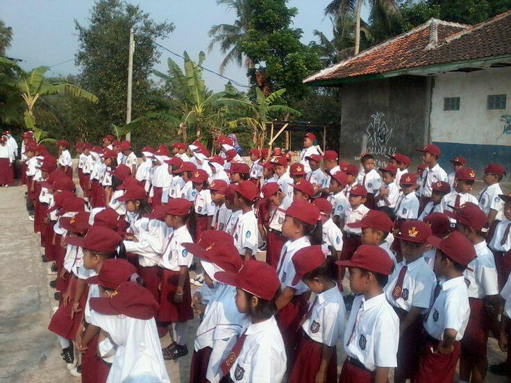 5 Orang Turut Berbahagia Saat Sekolah Dibuka Kembali, Anda Jugakah?