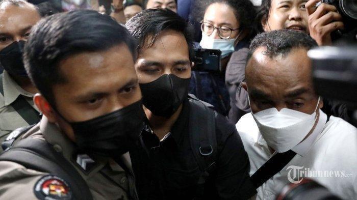 Bharada E Ditarik ke Brimob Setelah Penembakan Brigadir J di Rumah Dinas Ferdy Sambo