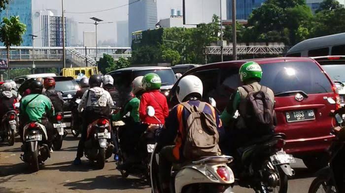 Ketergantungan Kita Pada Jasa Online Menambah Macet Jalan? Ah, Masa Iya!