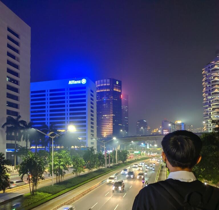 5 Kegiatan Yang Bisa Kamu Lakukan Di Jalan Sudirman Selain CFW! No. 5 Paling Seru!