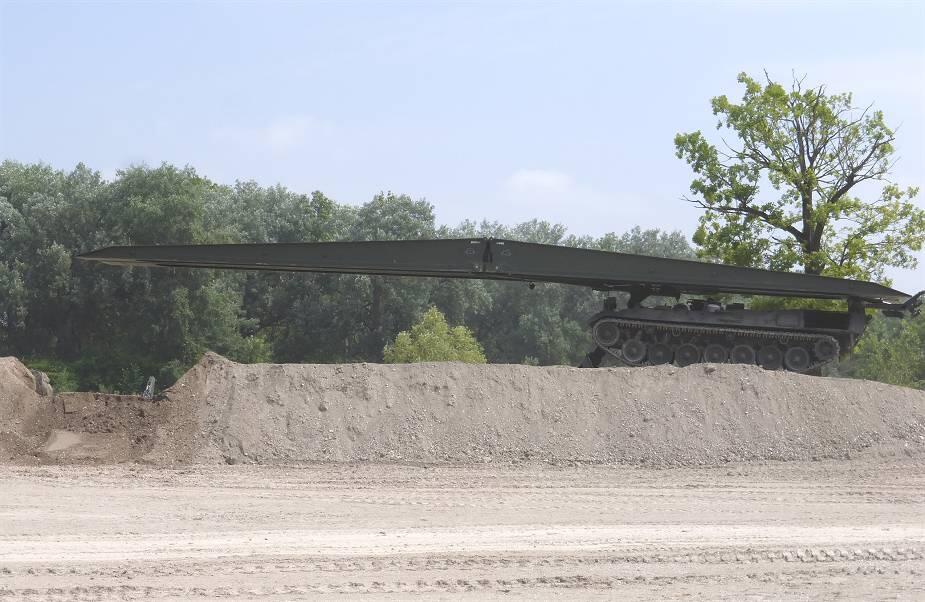 Biber Armored Bridge Layer - Kendaraan Pembawa Jembatan Donasi Jerman Untuk Ukraina