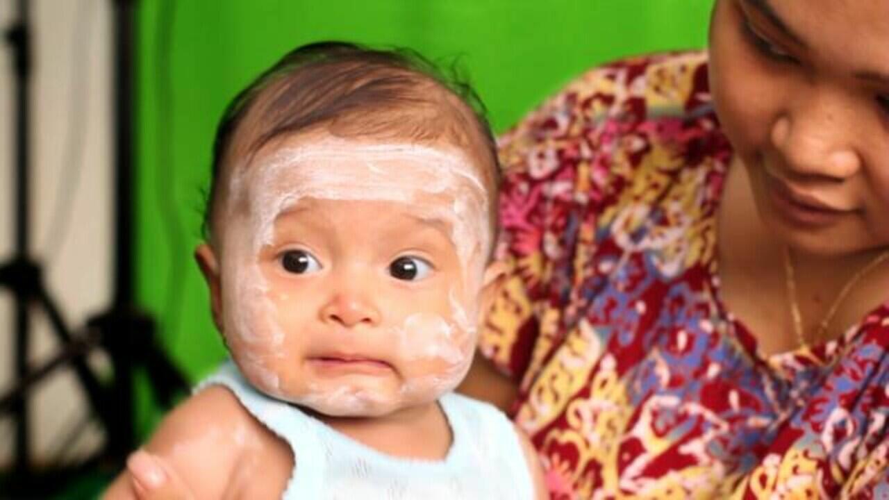 5 Alasan Kenapa Anak Kecil Bedaknya Selalu Belepotan Setiap Habis Mandi