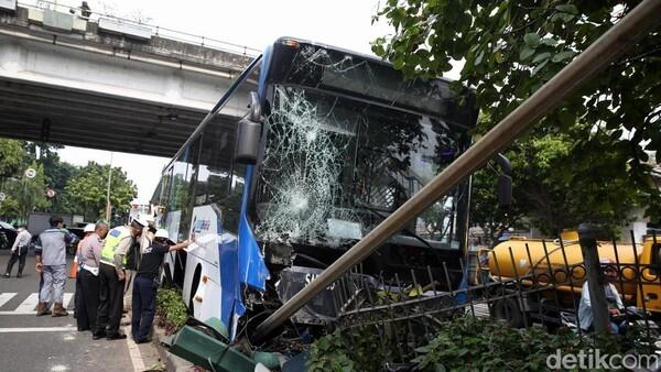 Sistem Sopir Jadi Sorotan di Balik Celaka Berulang Bus TransJakarta