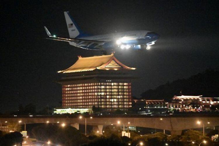 Boeing C-40C SPAR 19 - Pesawat yang Digunakan Nancy Pelosi Saat Kunjungan ke Taiwan