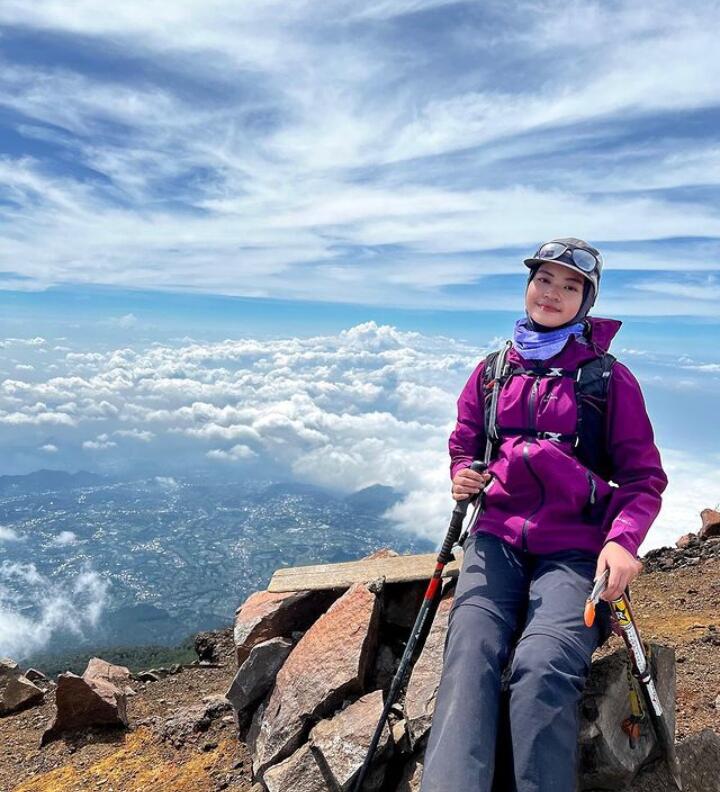 Fakta Khansa Syahlaa, Gadis Cantik yang Siap Kibarkan Merah Putih di Gunung Elbrus