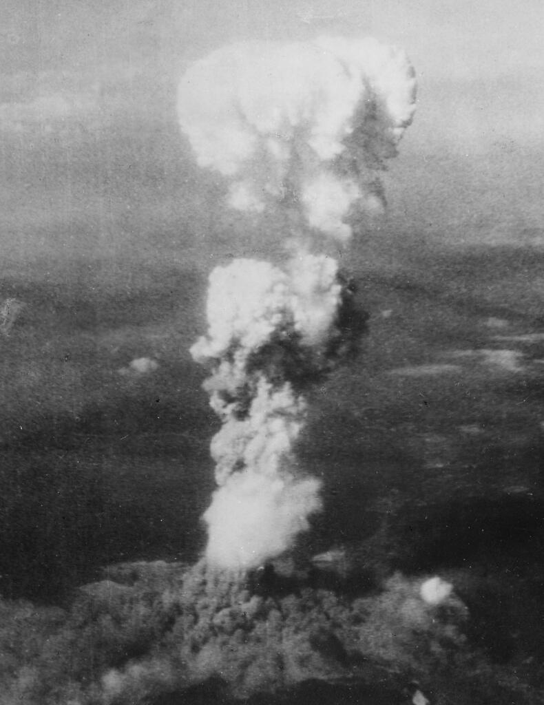 6 Agustus 1945: B-29 'Enola Gay' Menjatuhkan Bom Atom Untuk Pertama Kali di Hiroshima