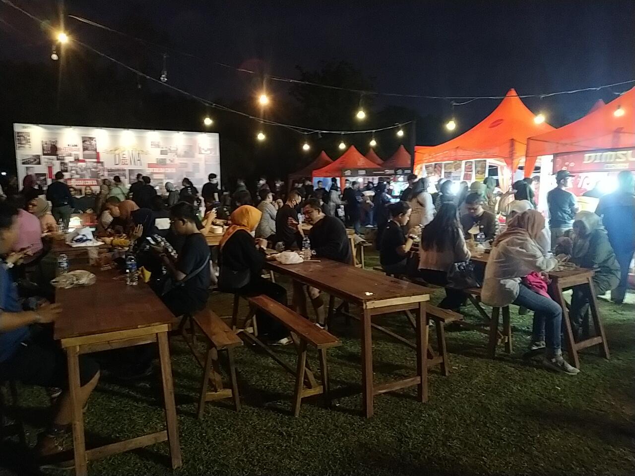 Pentas Konser Musik 30 Tahun Dewa 19 Membuat Gegap Gempita Prambanan Yogyakarta
