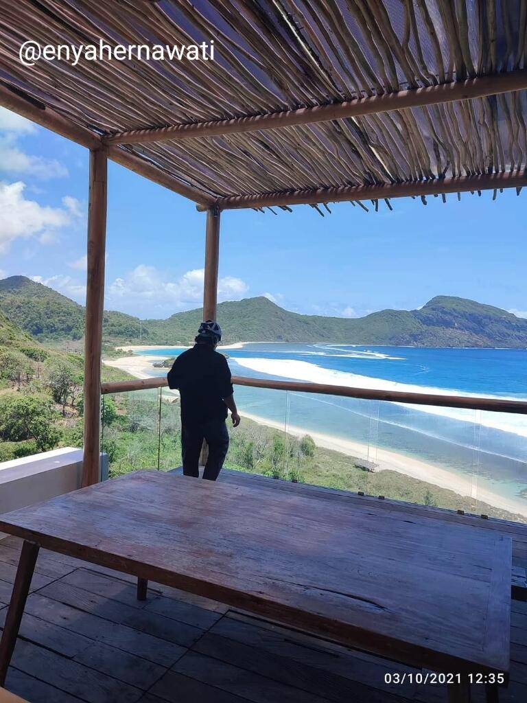 Sekongkang, Destinasi Liburan Pantai yang Asyik Untuk Happy dan Menyepi