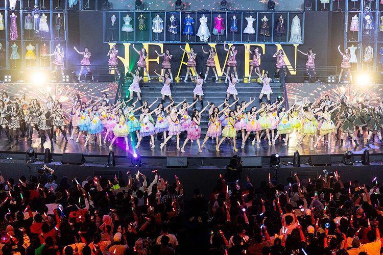 Demi Nostalgia dan Kenangan di Konser 10 Tahun JKT48, Fans Rela Keluar Uang Jutaan