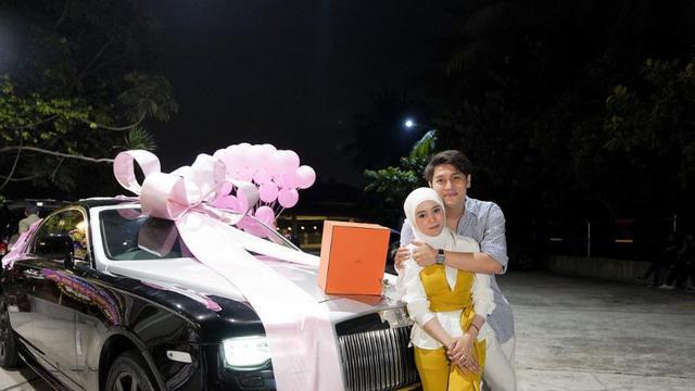 Beri Hadiah Ulang Tahun Lesti Kejora Rolls Royce Bekas