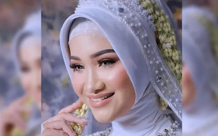 Gadis 19 Tahun Ini Menikahi Kakek, 2 Bulan Sudah Cerai, Kata Netizen Cara Cepat Kaya!
