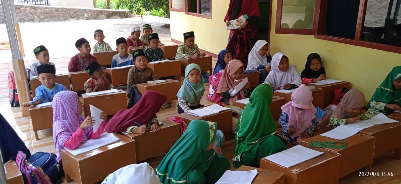 Mari Bangun Asrama Untuk 80 Santri di Pondok Pesantren Az-Zahra
