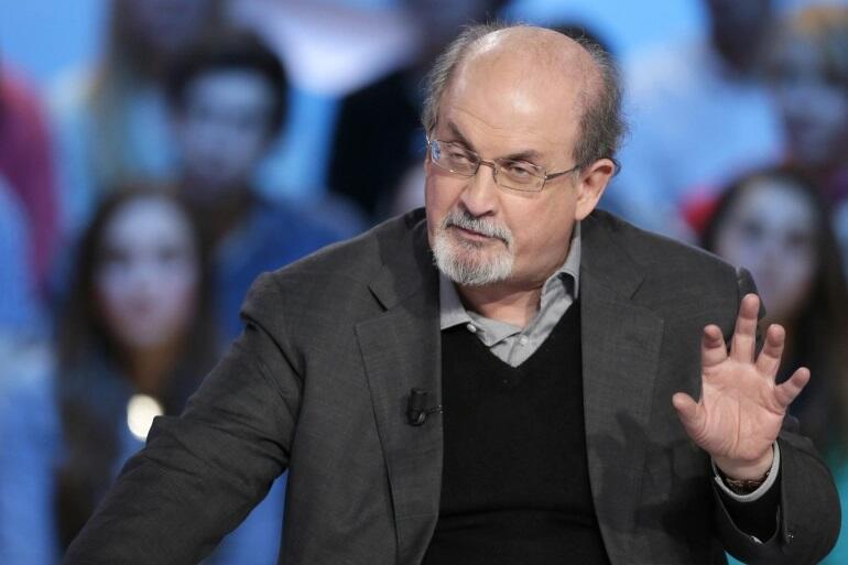 8 Fakta Penikaman Salman Rushdie, Penulis Novel 'Ayat-ayat Setan' di New York