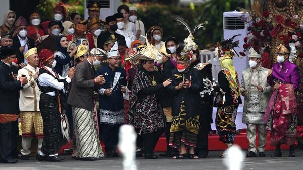 Kesan Menkes dan Jenderal Dudung Ikut Joget Ojo Dibandingke di Istana