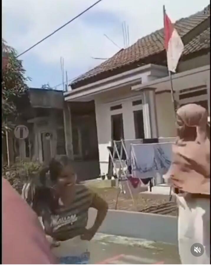 Tragis! Wanita Ini Meninggal Saat Ikut Lomba Balap Karung, Ini Dugaan Penyebabnya! 