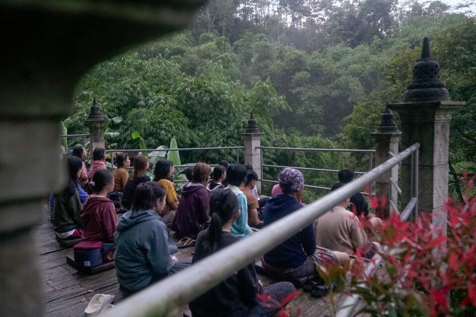 Foto Kedamaian Meditasi di Dusun Krecek Temanggung