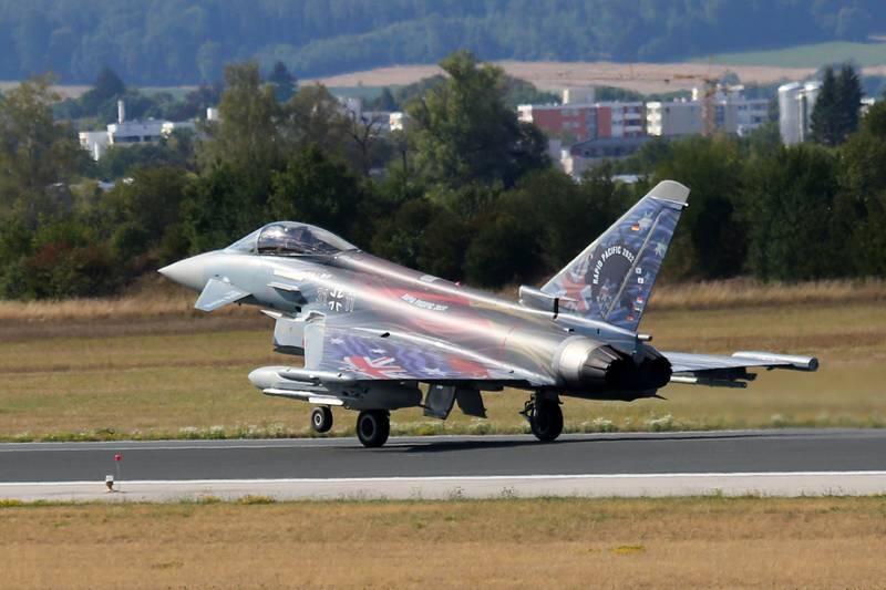 Sudah Dandan Cantik Malah Ditinggal, Typhoon Luftwaffe Ditinggal Rombongan di UEA 