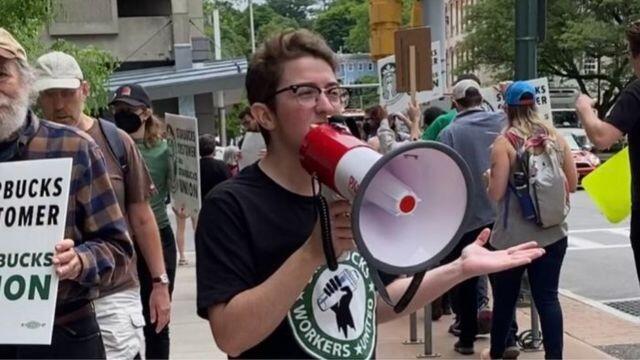 Hanya Karena Telat 3 Menit Starbucks Pecat Karyawannya, Namun Ini Fakta Sebenarnya!