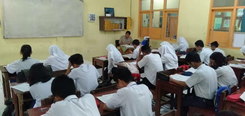 5 Hal Yang Membuatmu Berasa Lebih Keren Saat Di Sekolah! Ada Yang Samaan Gak Nih?