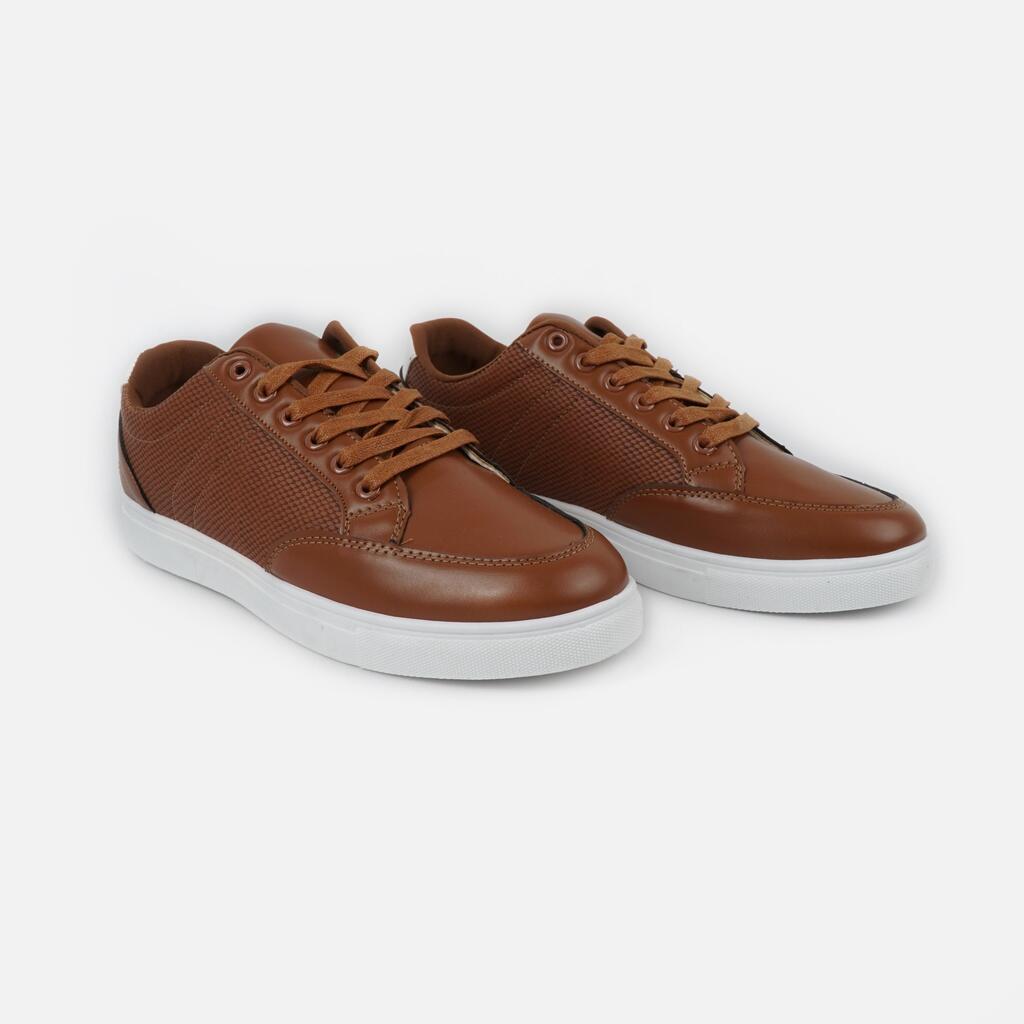 10 Merk Sepatu Sneakers Pria Terbaik dengan Harga Terjangkau (Terbaru Tahun 2022)