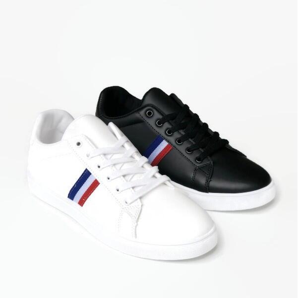 10 Merk Sepatu Sneakers Pria Terbaik dengan Harga Terjangkau (Terbaru Tahun 2022)