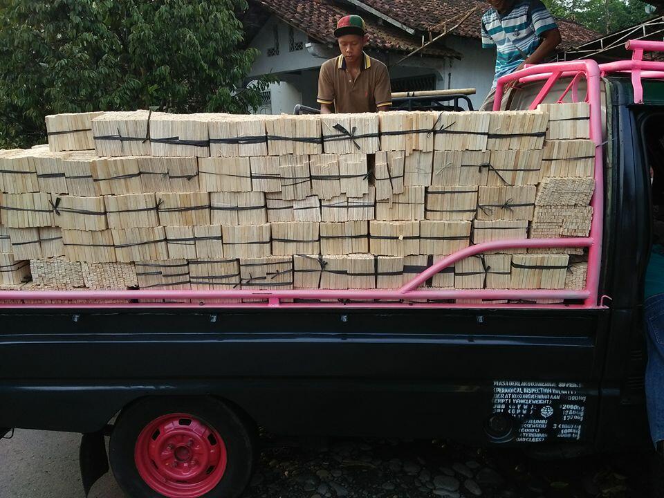 (Video) Beginilah Proses Pembuatan Stik Es Krim di Pabrik Stik Es Krim Purbalingga