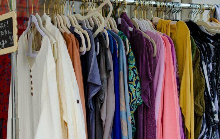 Rekomendasi 5 Toko Baju Thrift Terpercaya di Shopee