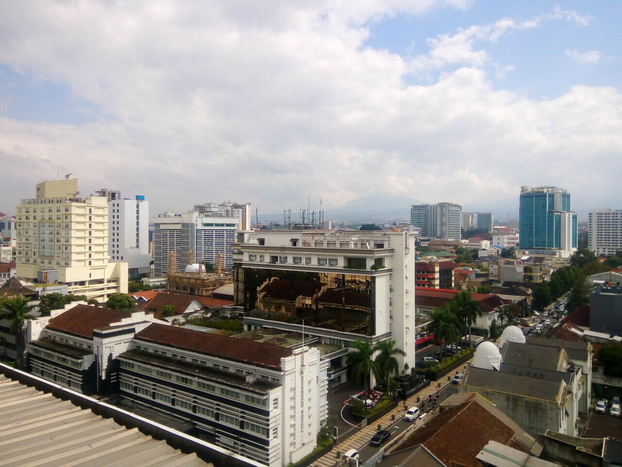 Ingin Sewa Ruang Kantor di Lokasi Strategis Bandung? Simak Artikel ini!