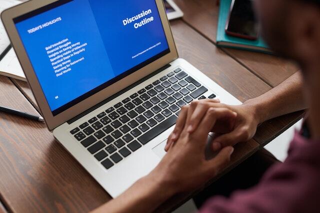 5 FAKTA mengejutkan tentang PENDIDIKAN ONLINE