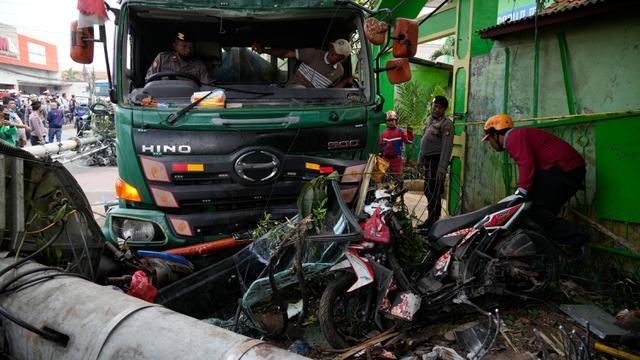 Truk Maut Di Bekasi, Tewaskan 10 Orang! Apa Masalahnya?