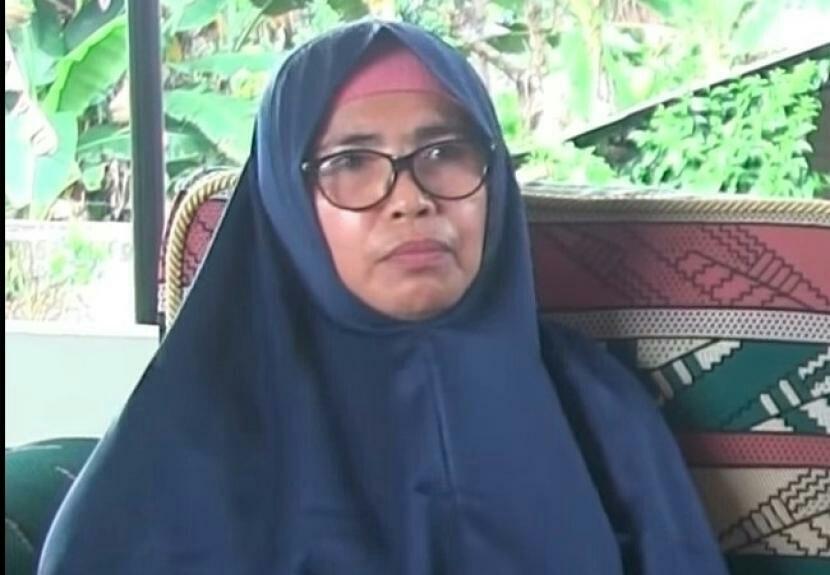 SANDRA BELAJAR ISLAM UNTUK MEMURTADKAN MUSLIM,MALAH BERSYAHADAT