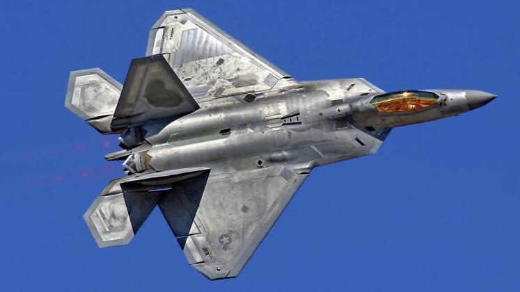 Dua Puluh Lima Tahun F-22 Raptor | Pesawat Tempur Eksklusif yang Punya Banyak Masalah
