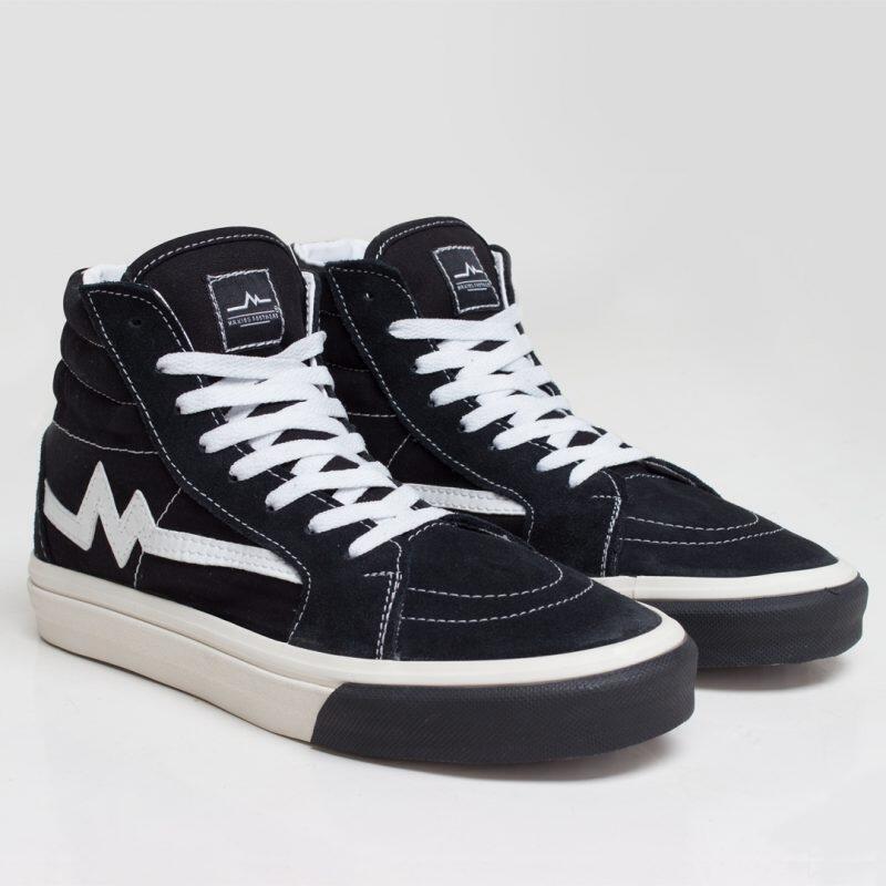 7 Rekomendasi Sepatu High BW Brand Lokal dengan Bumper Hitam