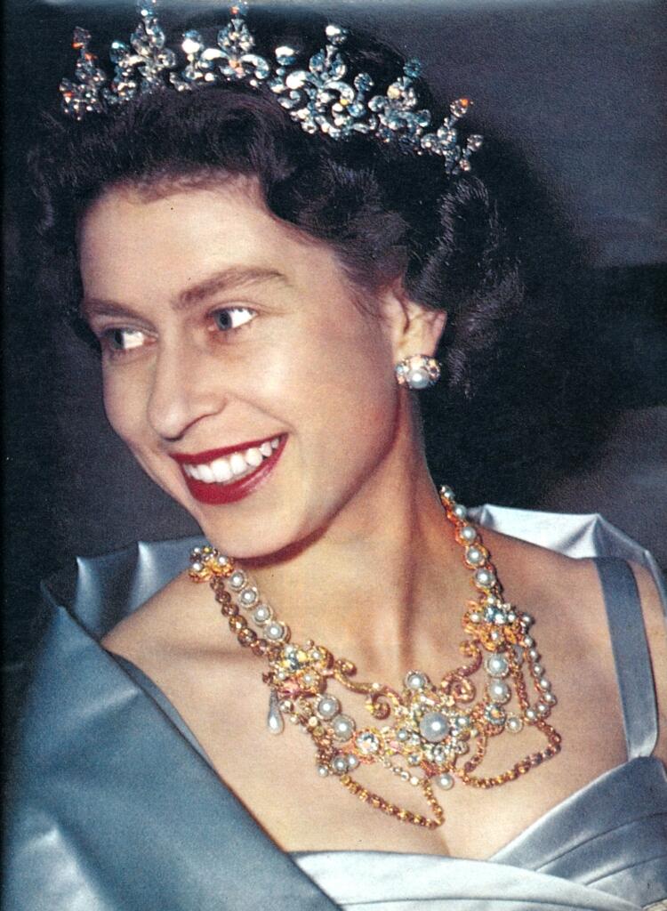 Edisi Queen Elizabeth II (2)