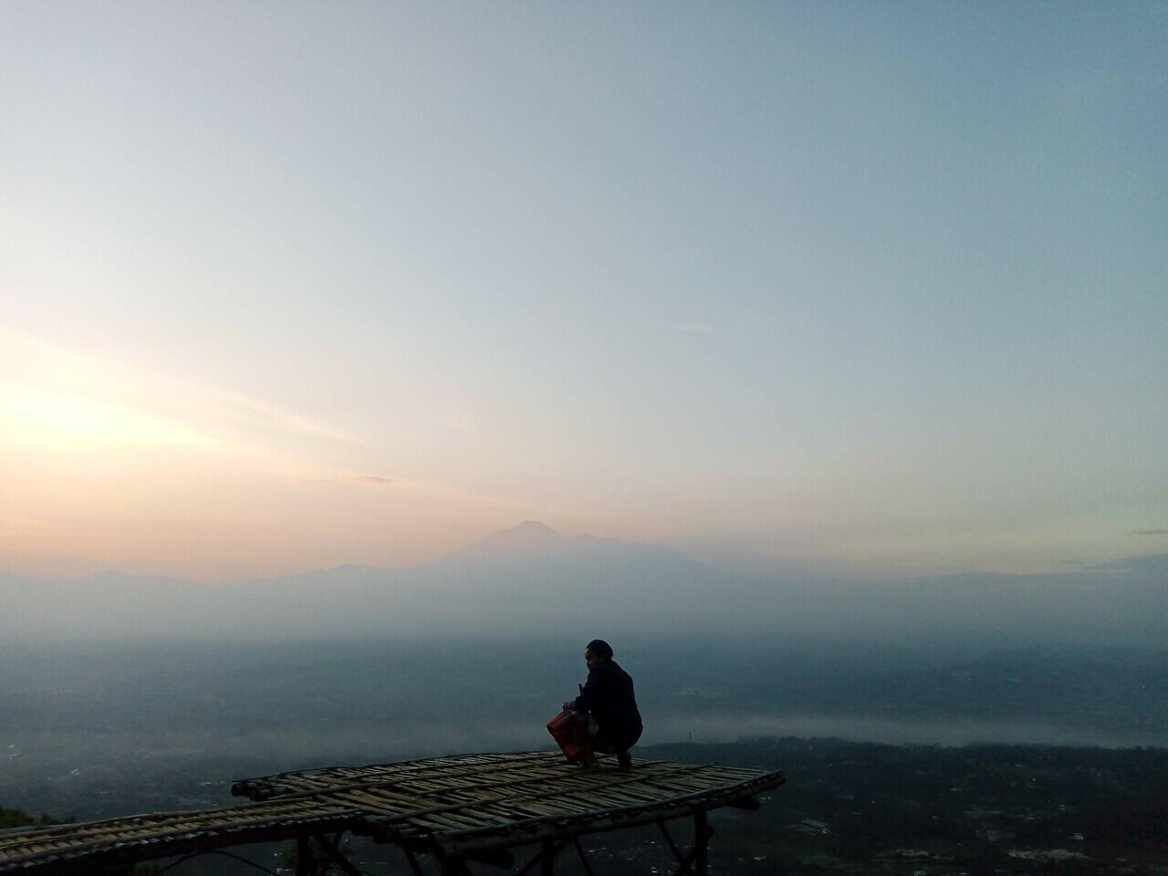 Bukit Alesano, Camping dengan view Gunung Gede Pangrango