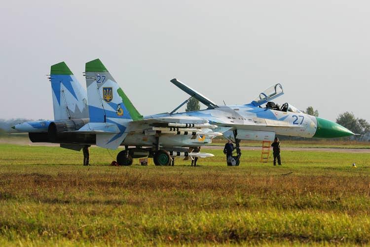 Setelah MiG-29, Giliran Su-27 Ukraina Berhasil Membawa Rudal Anti Radar AGM-88 HARM