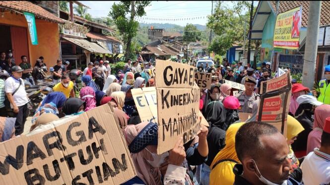 Bu Sekdes Asik Dugem, Endingnya Dipecat!