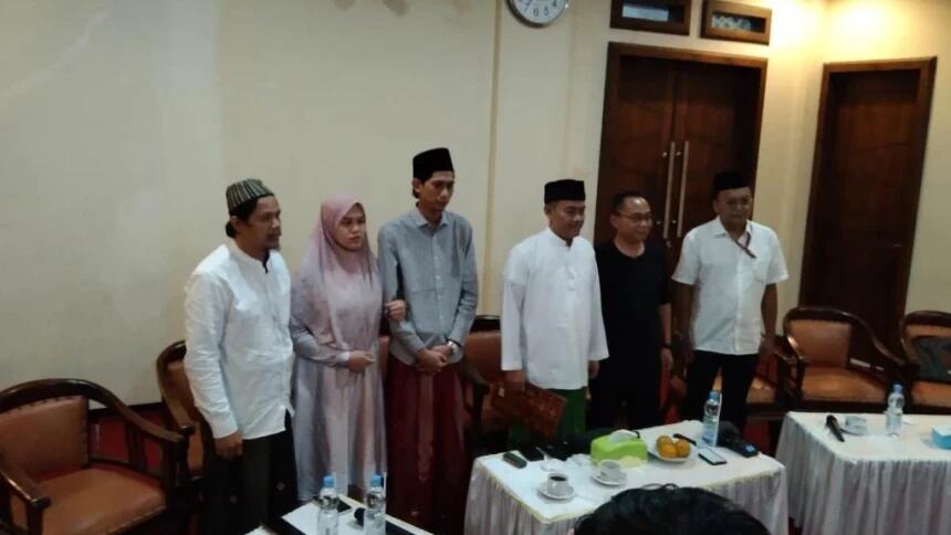 Maafnya Diterima, Eko Kuntadhi Merasa Takjub dengan Keramahan Keluarga Pesantren 