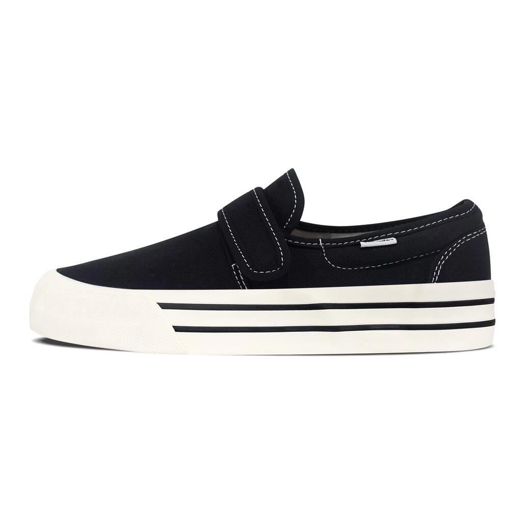 9 Rekomendasi Sepatu Slip On Velco Brand Lokal, Desainnya Cakep!